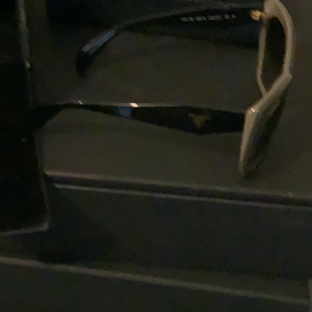 Prada sunglasses - Picture 2 of 4